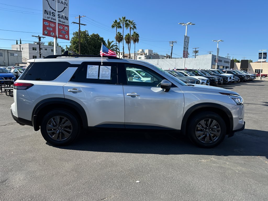 Used 2022 Nissan Pathfinder SV FWD image 9