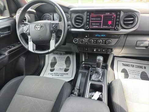 Certified 2021 Toyota Tacoma TRD Off-Road AWD/4WD image 21