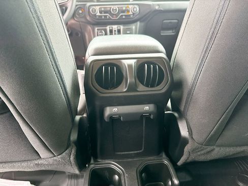 Used 2023 Jeep Gladiator Sport AWD/4WD image 19