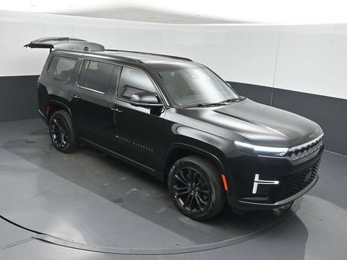 New 2026 Jeep Grand Wagoneer Summit AWD/4WD image 39