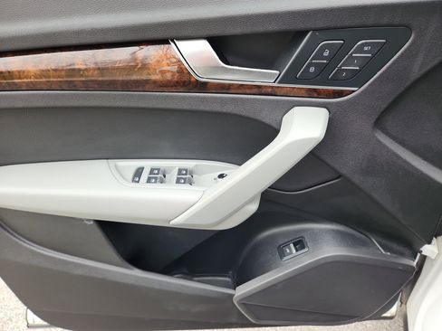 Used 2018 Audi Q5 2.0T Premium Plus w/ Premium Plus Package image 25