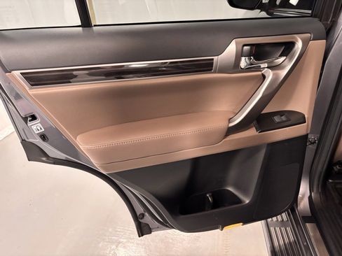 Used 2023 Lexus GX 460 Premium image 22