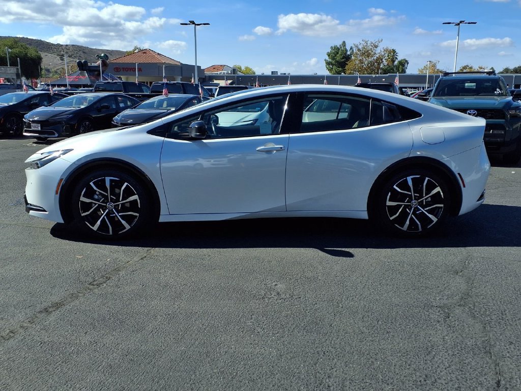 Certified 2023 Toyota Prius Prime Premium FWD image 3