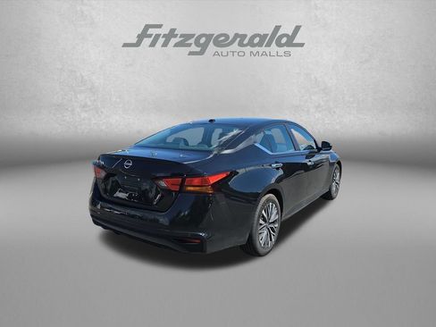 Used 2025 Nissan Altima 2.5 SV FWD image 8