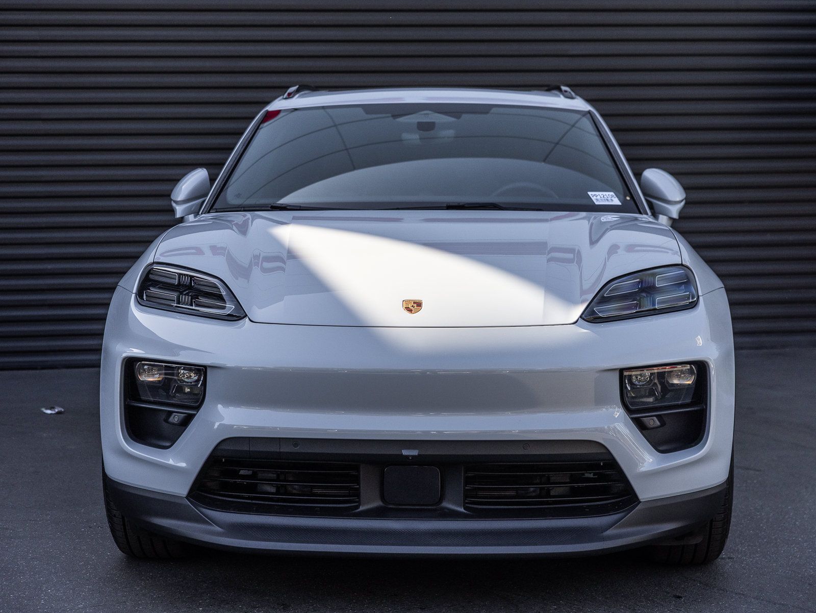 Certified 2025 Porsche Macan 4 Electric AWD/4WD image 7