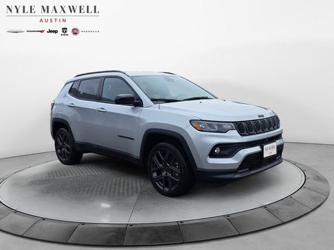 New 2026 Jeep Compass Latitude image 2