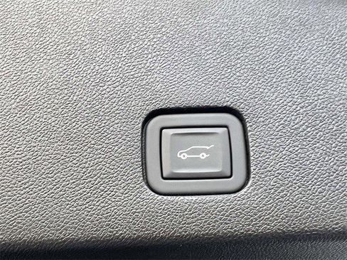 Certified 2024 Cadillac XT6 Premium Luxury w/ Platinum Package image 13