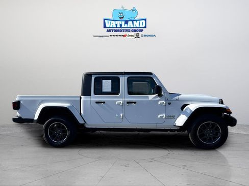 Used 2023 Jeep Gladiator Overland image 7