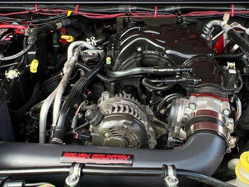 Used 2015 Jeep Wrangler Unlimited Sport w/ Quick Order Package 24S AWD/4WD image 9