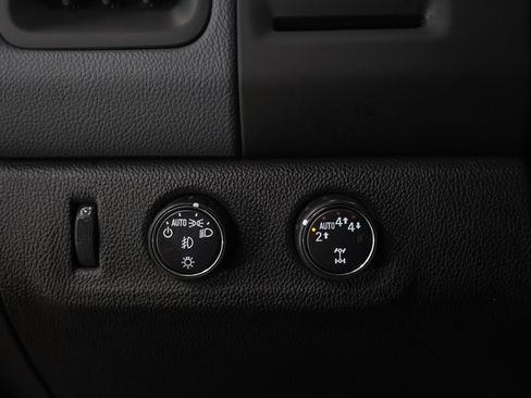 Used 2018 Chevrolet Colorado Z71 w/ Centennial Edition image 24