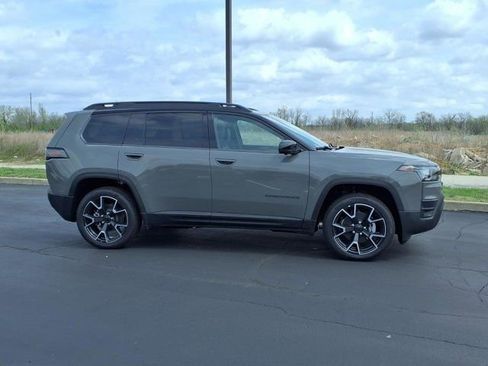 New 2026 Jeep Cherokee Overland w/ Trailer Tow Group AWD/4WD image 24