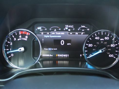 Used 2017 Ford F350 Lariat w/ Lariat Value Package AWD/4WD image 14