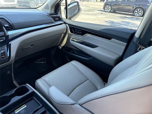 Used 2023 Honda Odyssey Elite image 22
