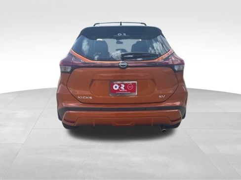 Used 2024 Nissan Kicks SV w/ Interior Electronics Package FWD image 8