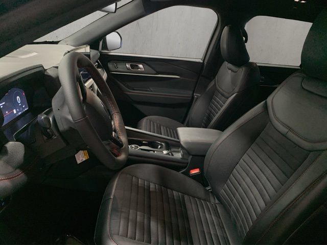 New 2026 Ford Explorer ST-Line w/ ST-Line Street Pack AWD/4WD image 6