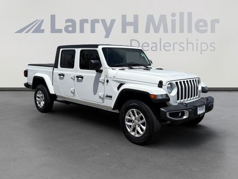Used 2023 Jeep Gladiator Sport AWD/4WD image 8