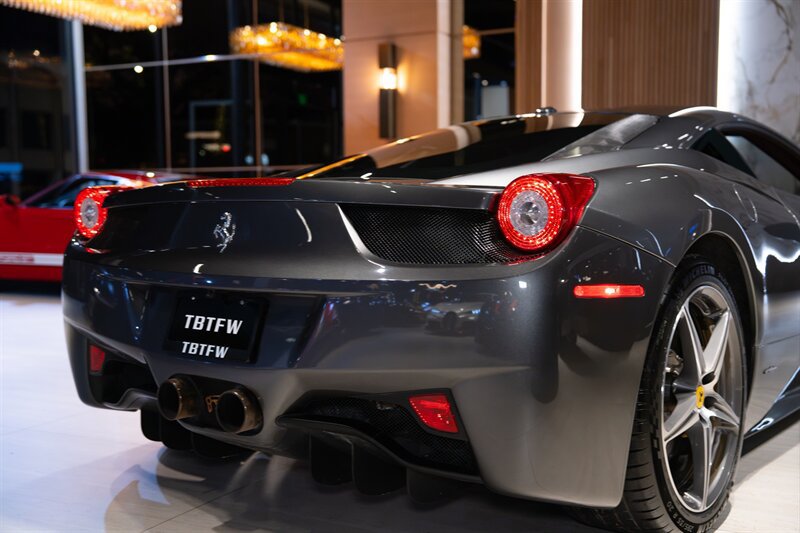 Used 2015 Ferrari 458 Italia Coupe RWD image 44