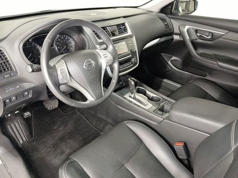 Used 2017 Nissan Altima 2.5 SL w/ Moonroof Package FWD image 15