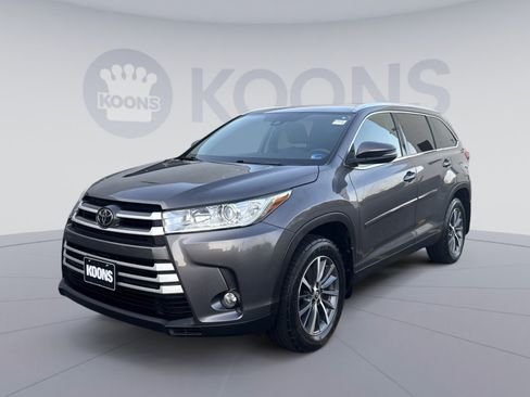 Used 2019 Toyota Highlander XLE AWD/4WD image 1