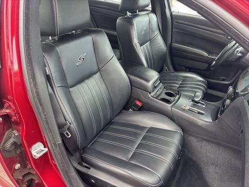 Used 2013 Chrysler 300 S w/ Luxury Group image 8