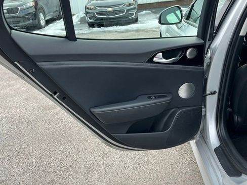 Used 2018 Kia Stinger Premium image 36