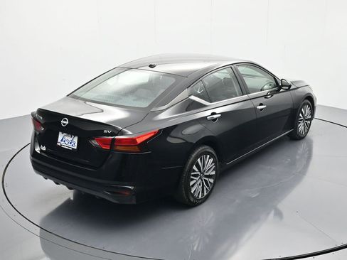 Used 2024 Nissan Altima 2.5 SV FWD image 31