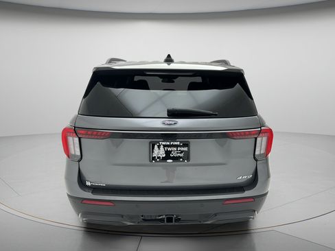 Used 2025 Ford Explorer ST-Line w/ ST-Line Street Pack AWD/4WD image 7