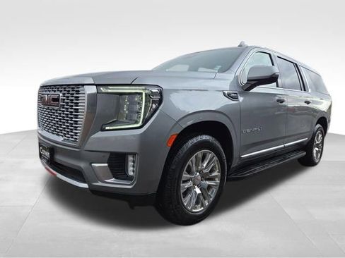 Used 2023 GMC Yukon XL Denali image 5