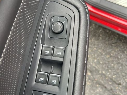 Used 2024 Volkswagen Atlas SE image 30