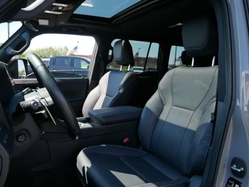 Used 2024 Lexus GX 550 w/ Cold Area Package AWD/4WD image 10
