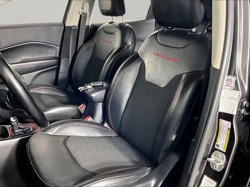 Used 2020 Jeep Compass Trailhawk AWD/4WD image 20