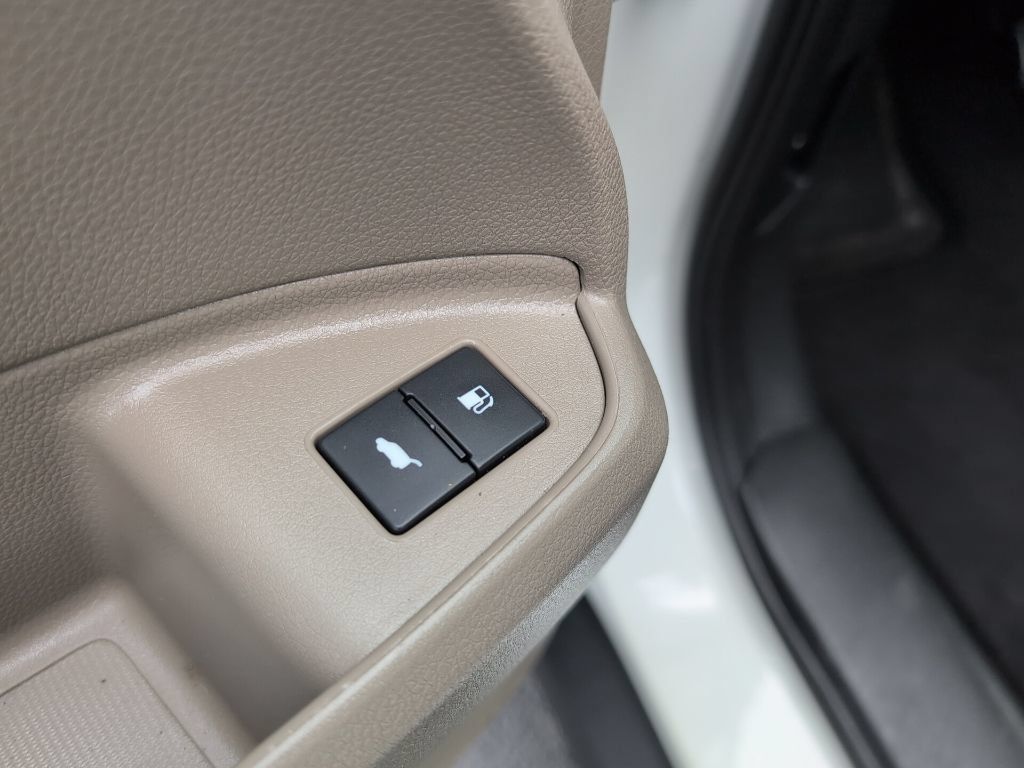 Used 2017 Honda Pilot Touring image 11