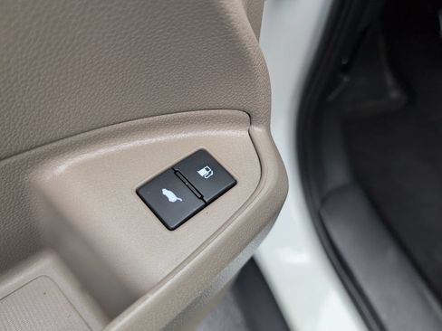 Used 2017 Honda Pilot Touring image 11