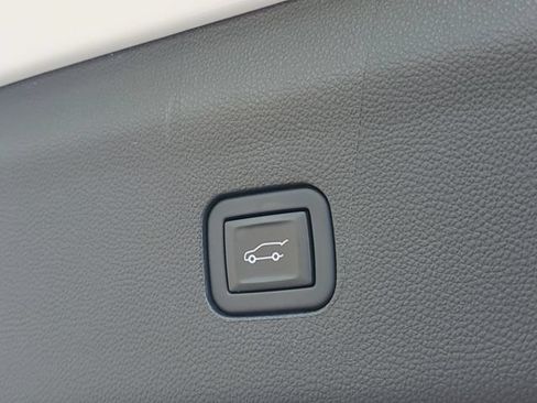 Certified 2024 Buick Enclave Essence FWD image 8