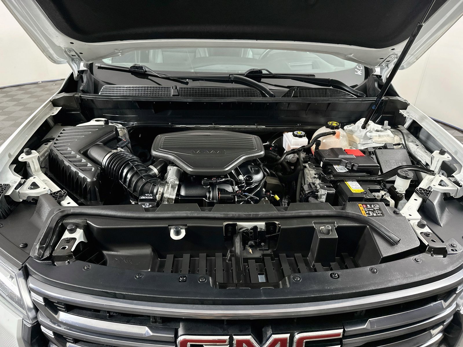 Used 2023 GMC Acadia AT4 w/ Technology Package AWD/4WD image 33
