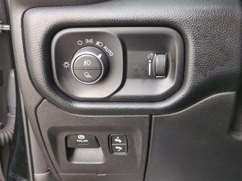 Used 2021 RAM 1500 Big Horn image 27