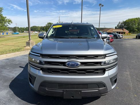 Used 2024 Ford Expedition XLT AWD/4WD image 8
