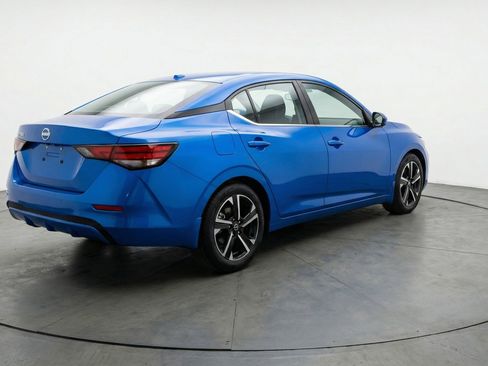 Used 2025 Nissan Sentra SV image 9