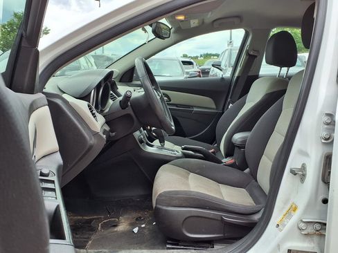 Used 2013 Chevrolet Cruze LS FWD image 12