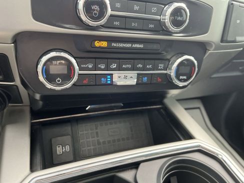 Used 2022 Ford F350 Lariat w/ Lariat Ultimate Package AWD/4WD image 19