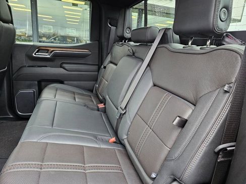 Used 2023 Chevrolet Silverado 1500 High Country w/ Technology Package image 14