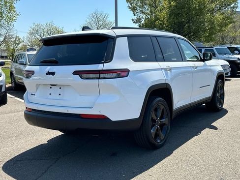 Used 2023 Jeep Grand Cherokee L Laredo AWD/4WD image 2