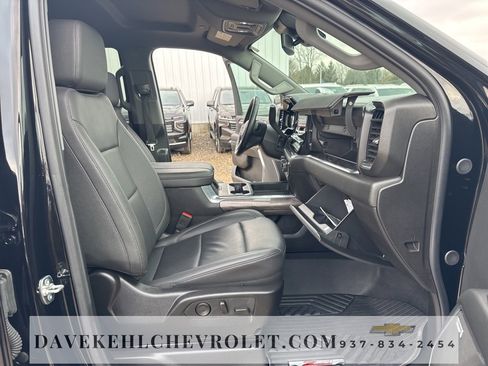 Used 2025 Chevrolet Silverado 2500 LTZ w/ LTZ Plus Package image 27