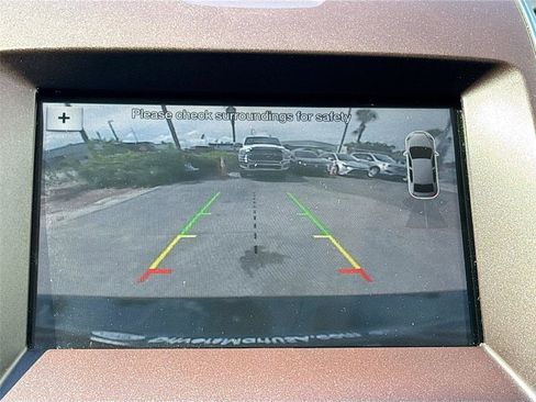 Used 2018 Ford Edge Titanium image 14