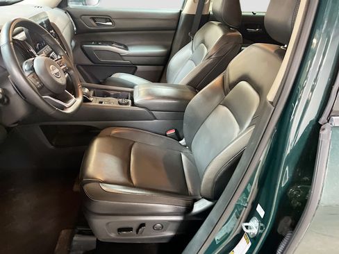 Used 2024 Nissan Pathfinder SL AWD/4WD image 21