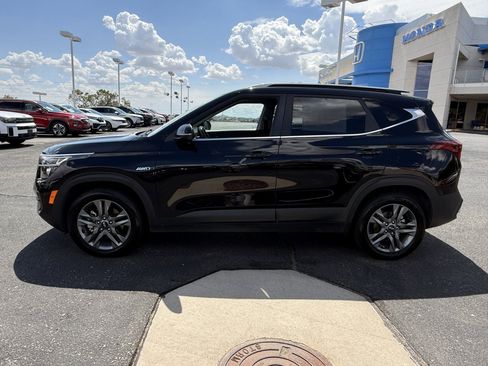 Used 2021 Kia Seltos S AWD/4WD image 8