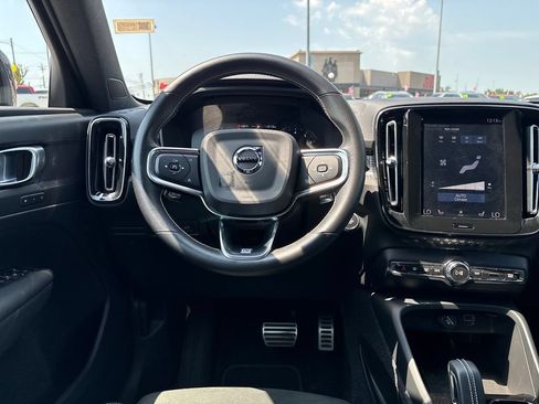 Used 2020 Volvo XC40 T5 R-Design AWD/4WD image 24