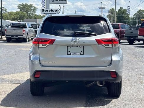 Used 2019 Toyota Highlander XLE FWD image 34