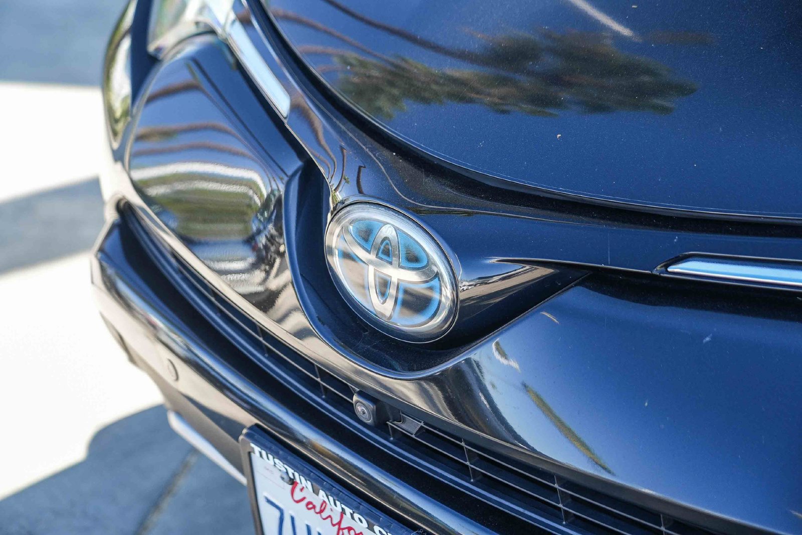 Certified 2016 Toyota RAV4 Limited w/ Advanced Technology Package AWD/4WD image 3