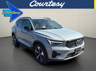 Used 2026 Volvo XC40 B5 Plus AWD/4WD video 1